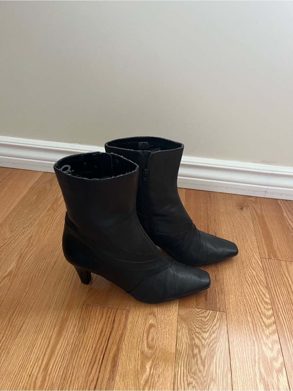 Classic leather Black Pointed-Toe Ankle Boots